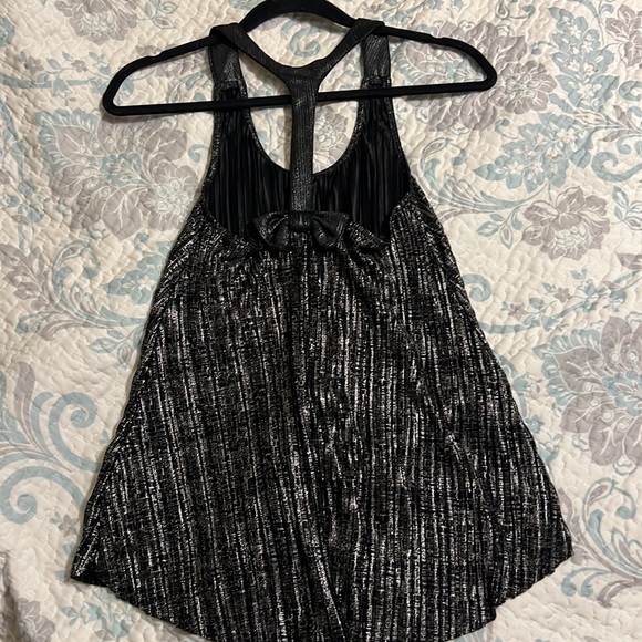 Weavers Top. cute bow 🎀 on back black & silver SZ: S - Picture 3 of 4